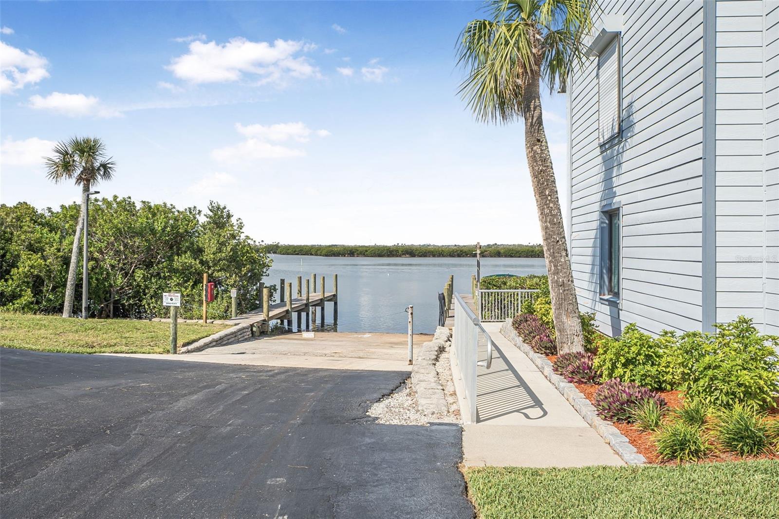 CEDAR ISLAND CLUB CONDO PH 01 - Residential