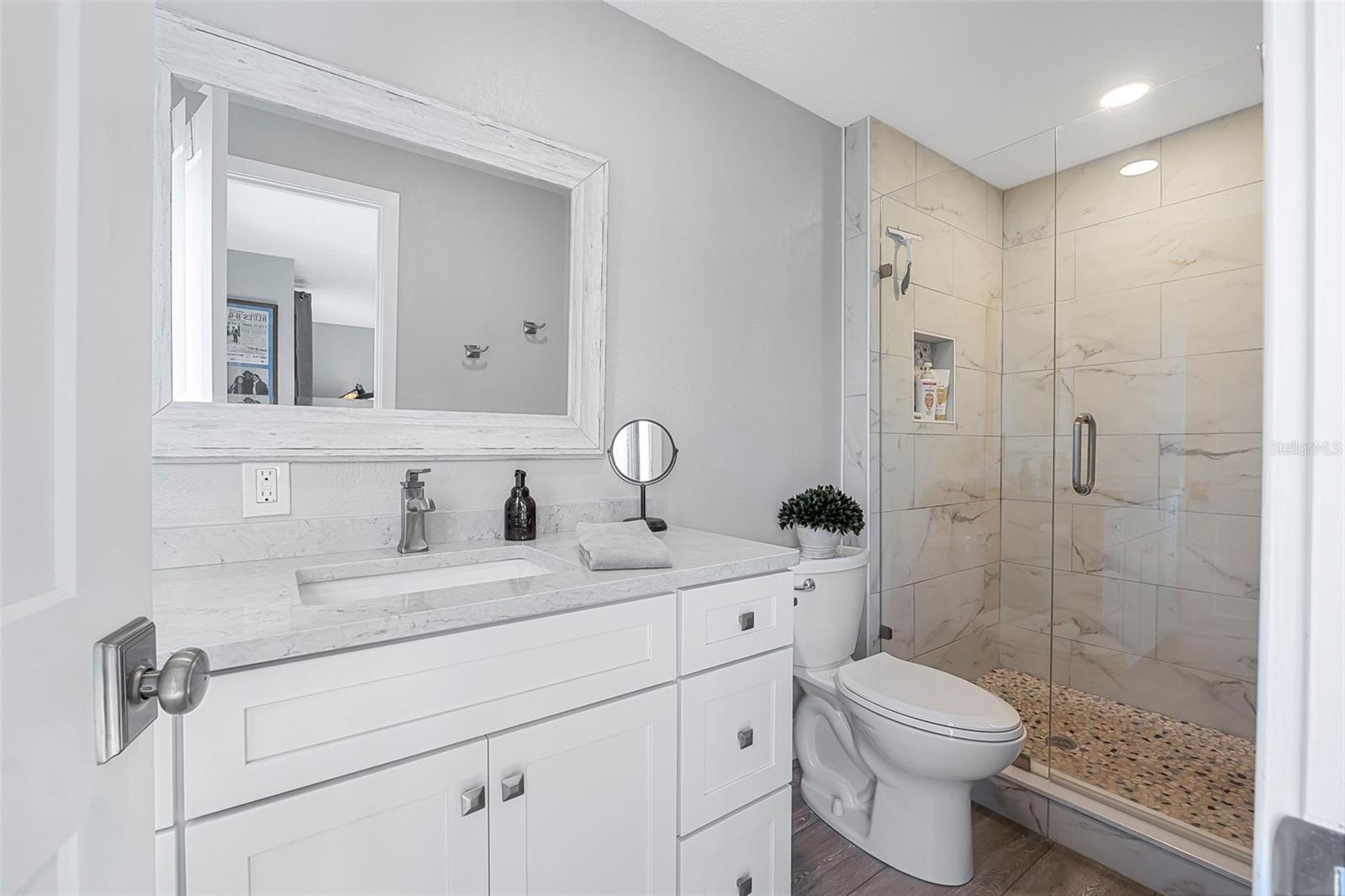 CEDAR ISLAND CLUB CONDO PH 01 - Residential