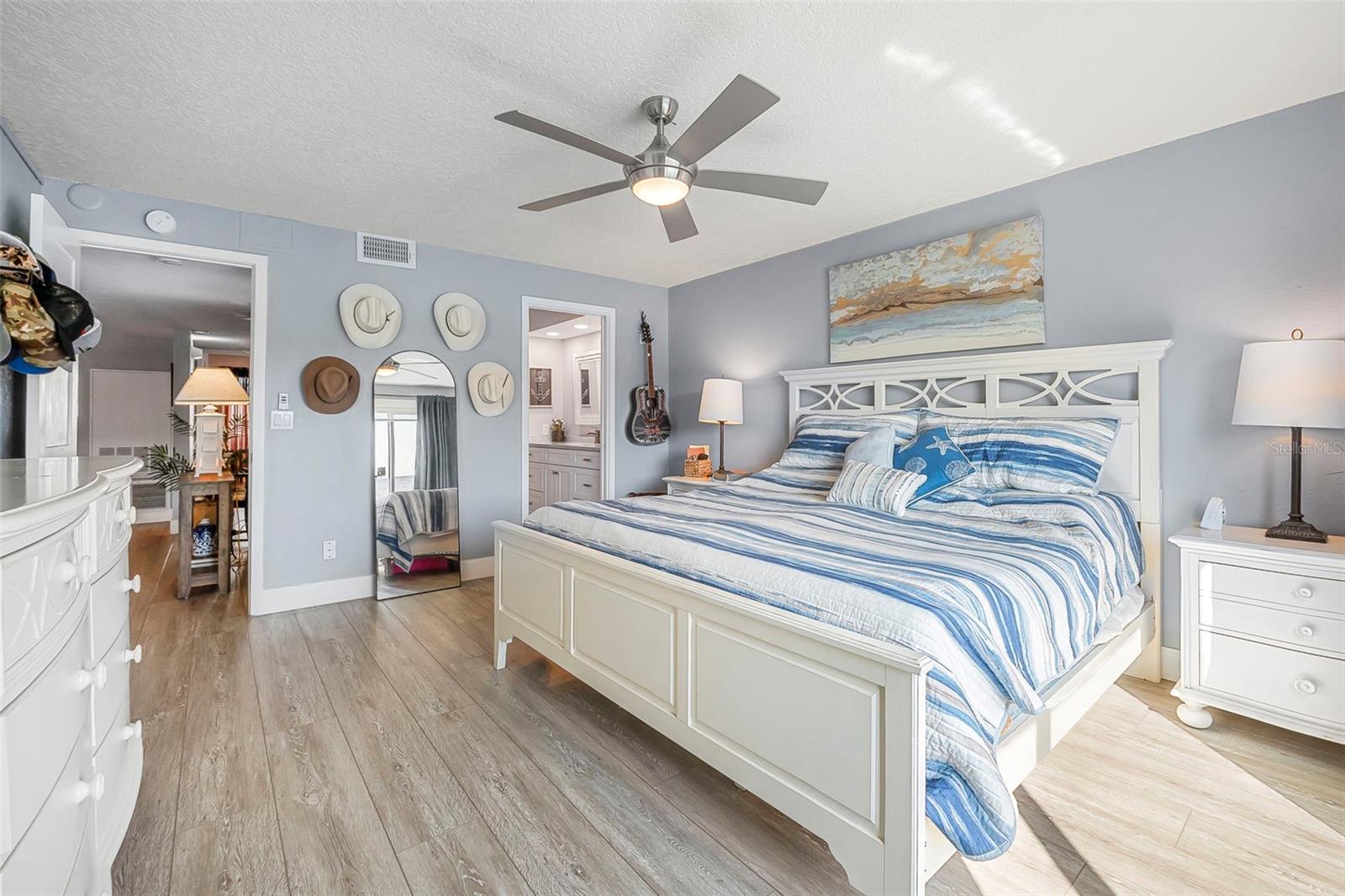 CEDAR ISLAND CLUB CONDO PH 01 - Residential