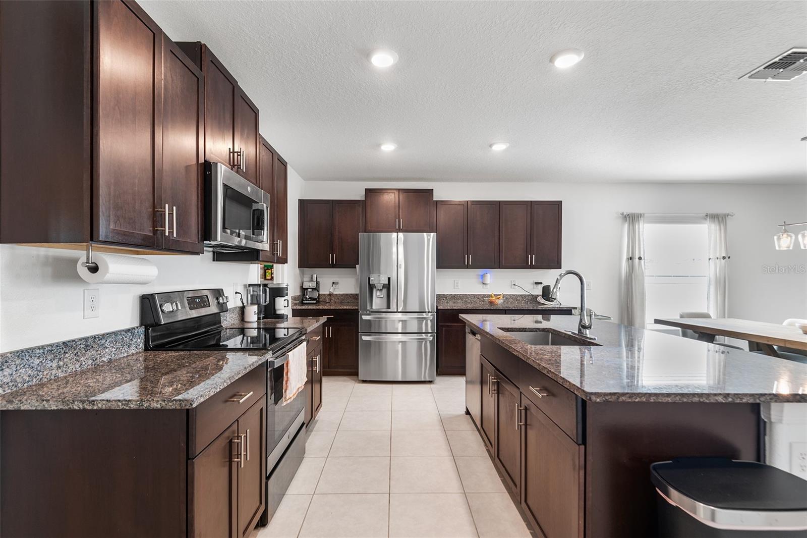 WIND MEADOWS SOUTH - Residential