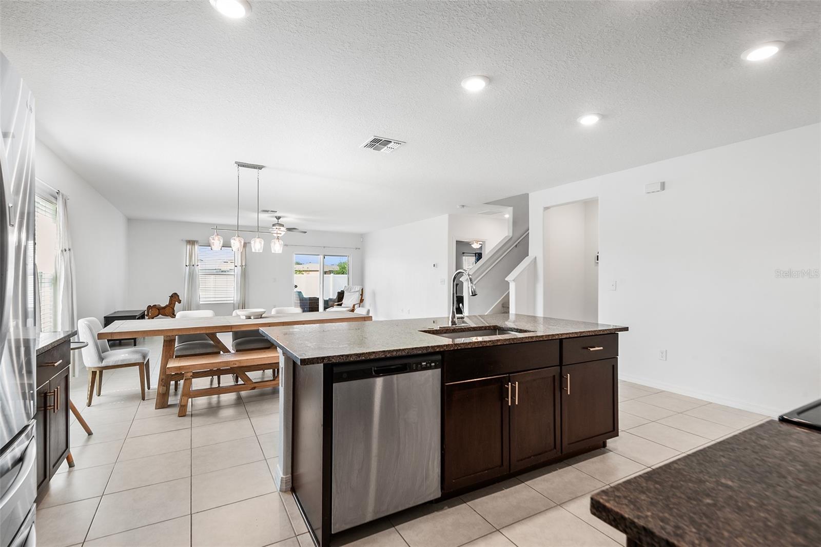 WIND MEADOWS SOUTH - Residential