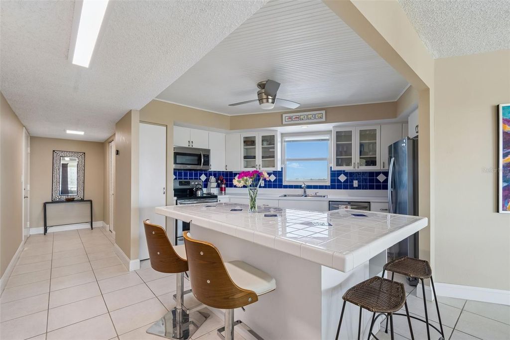 Photo of 700 Beach Drive NE #701, St Petersburg, FL 33701 (MLS # TB8477799)