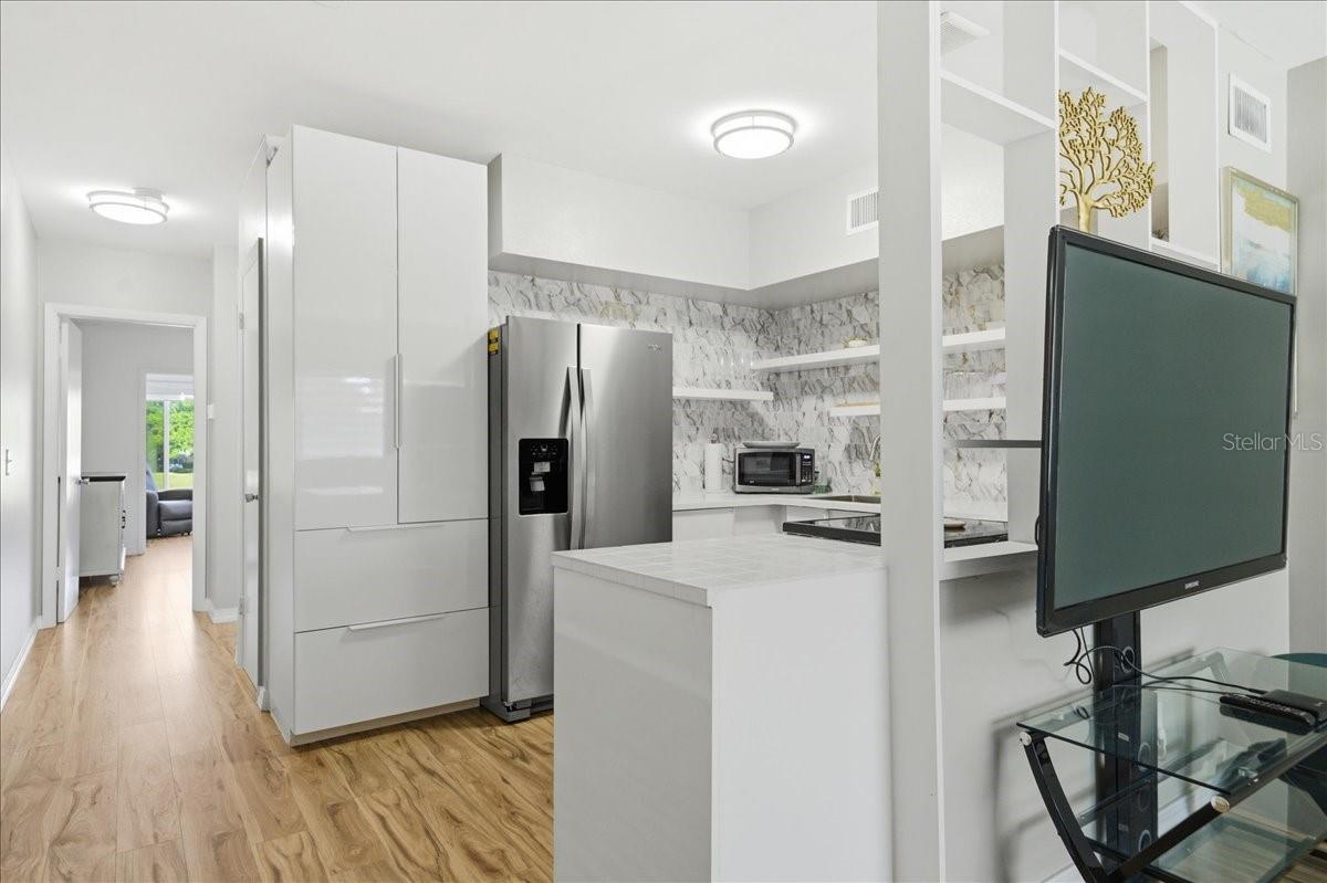 ON TOP OF THE WORLD - Residential Lease