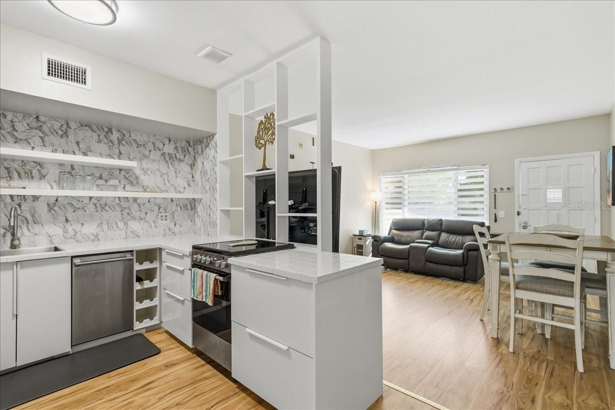 ON TOP OF THE WORLD - Residential Lease