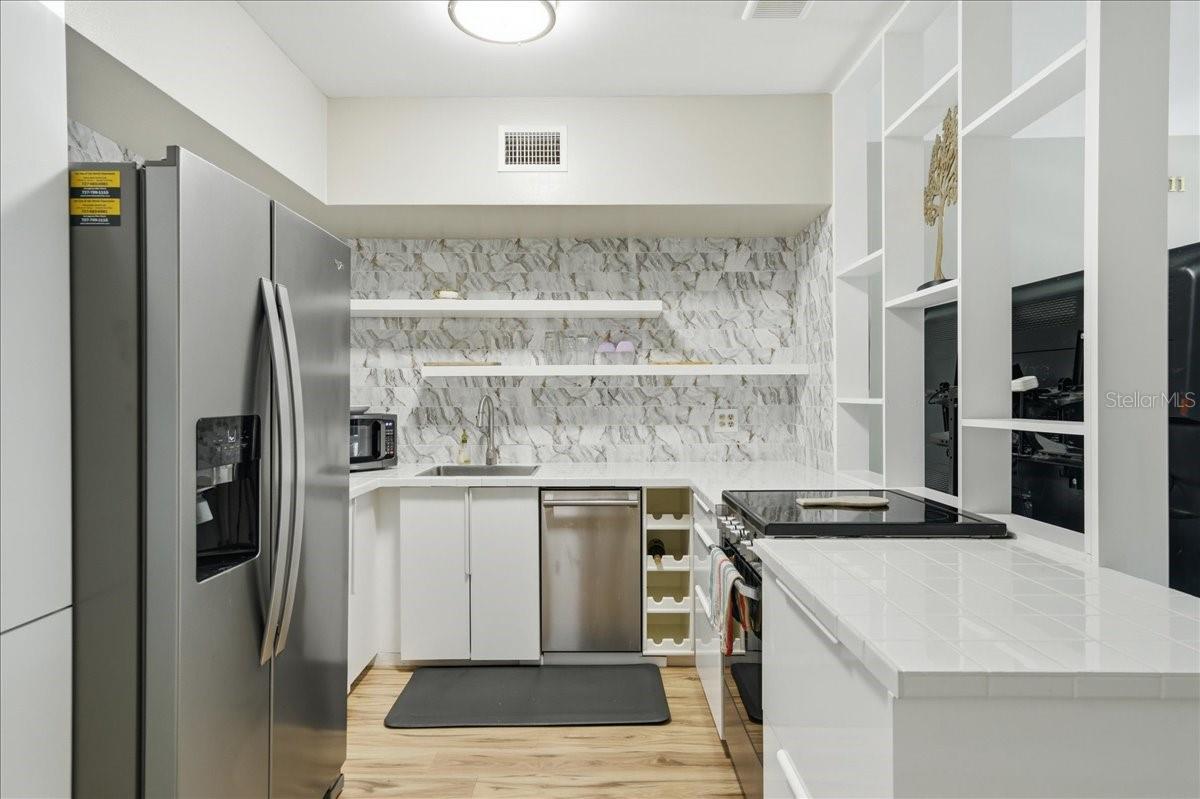 ON TOP OF THE WORLD - Residential Lease