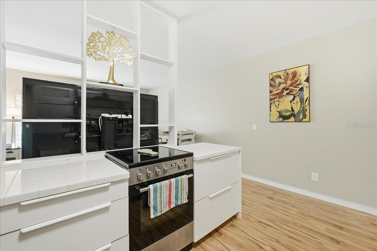 ON TOP OF THE WORLD - Residential Lease