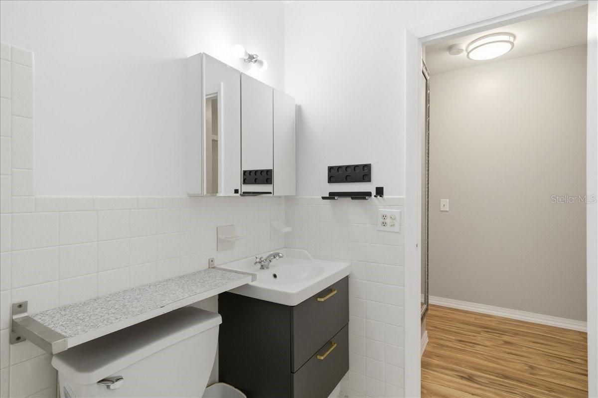 ON TOP OF THE WORLD - Residential Lease