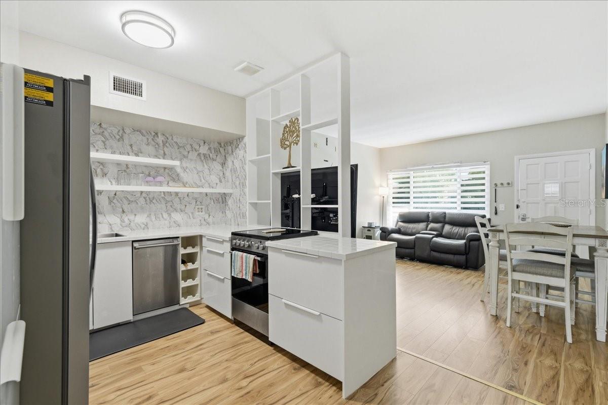 ON TOP OF THE WORLD - Residential Lease