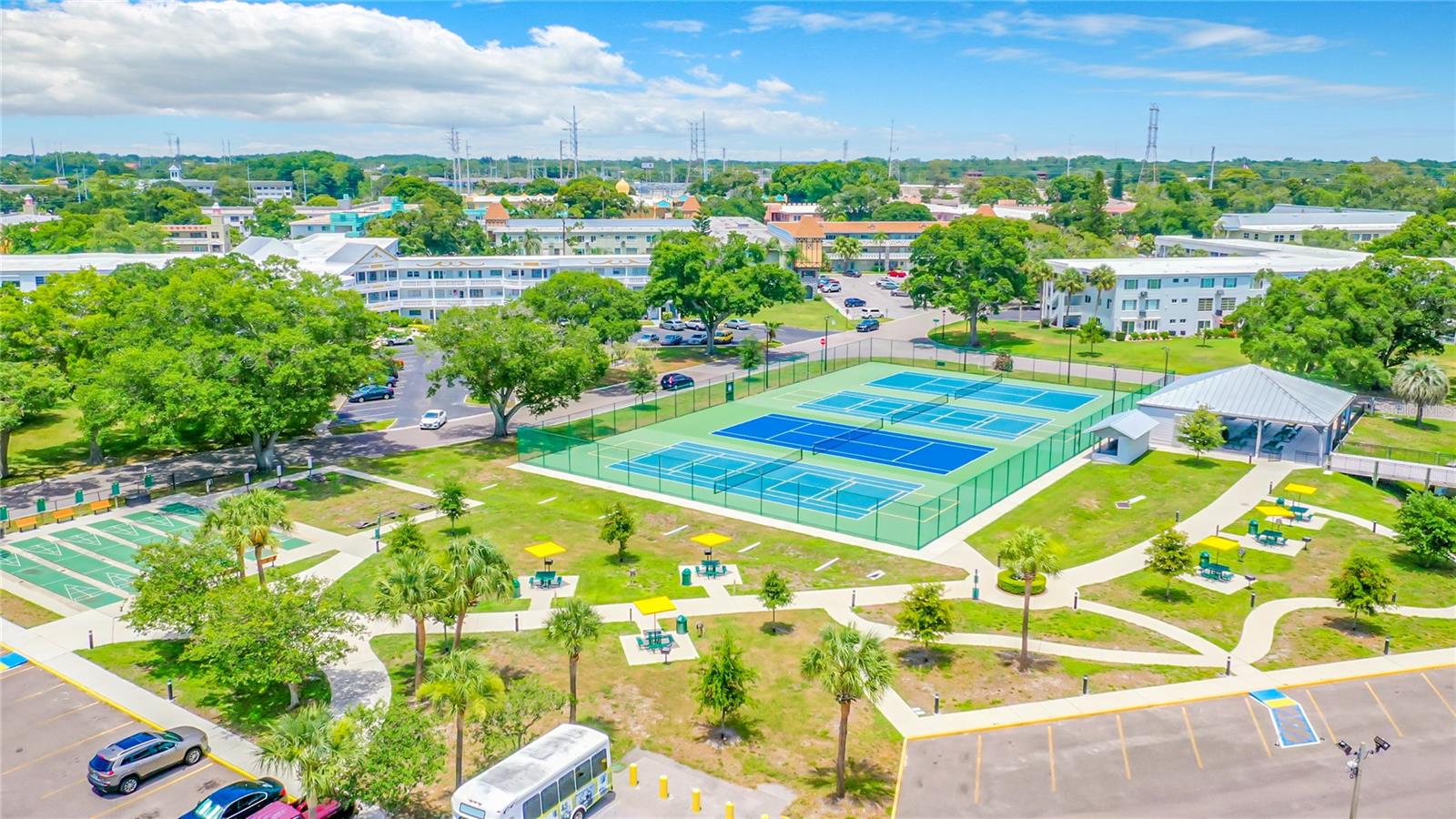 ON TOP OF THE WORLD - Residential Lease