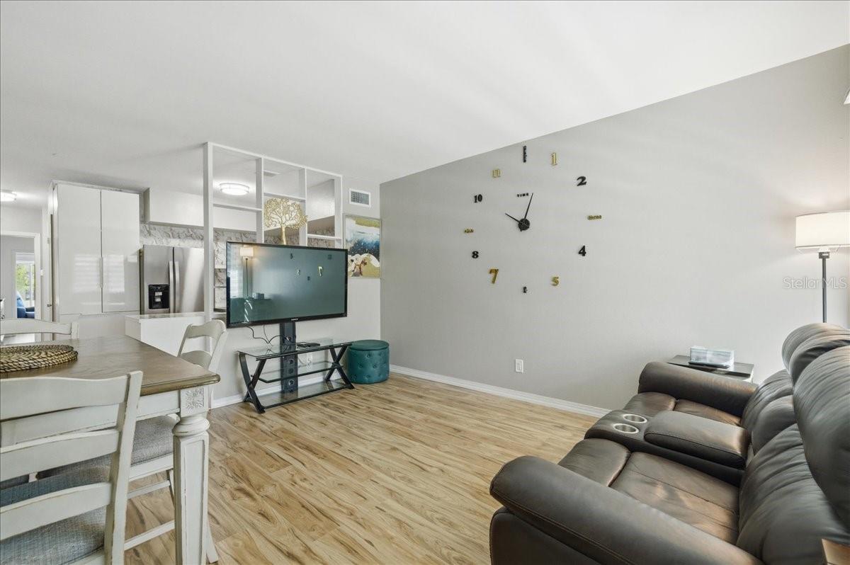 ON TOP OF THE WORLD - Residential Lease