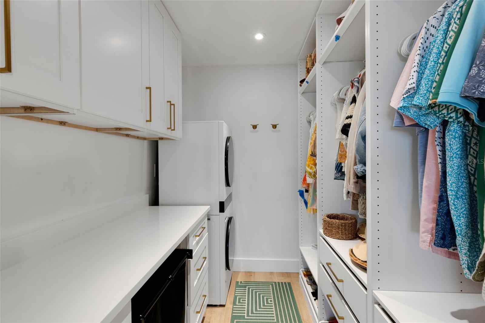 LONGBOAT HARBOUR - Residential Lease