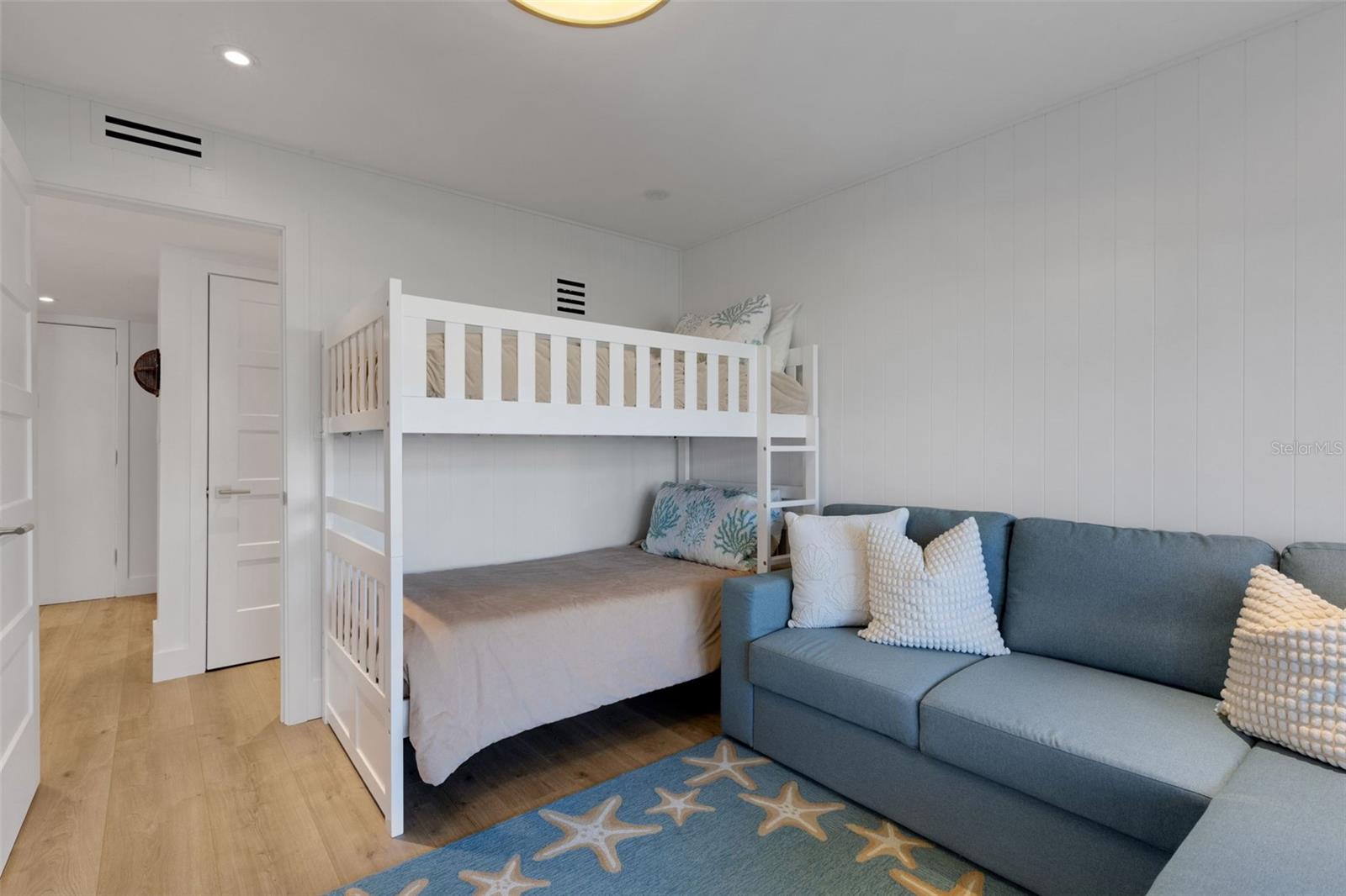 LONGBOAT HARBOUR - Residential Lease