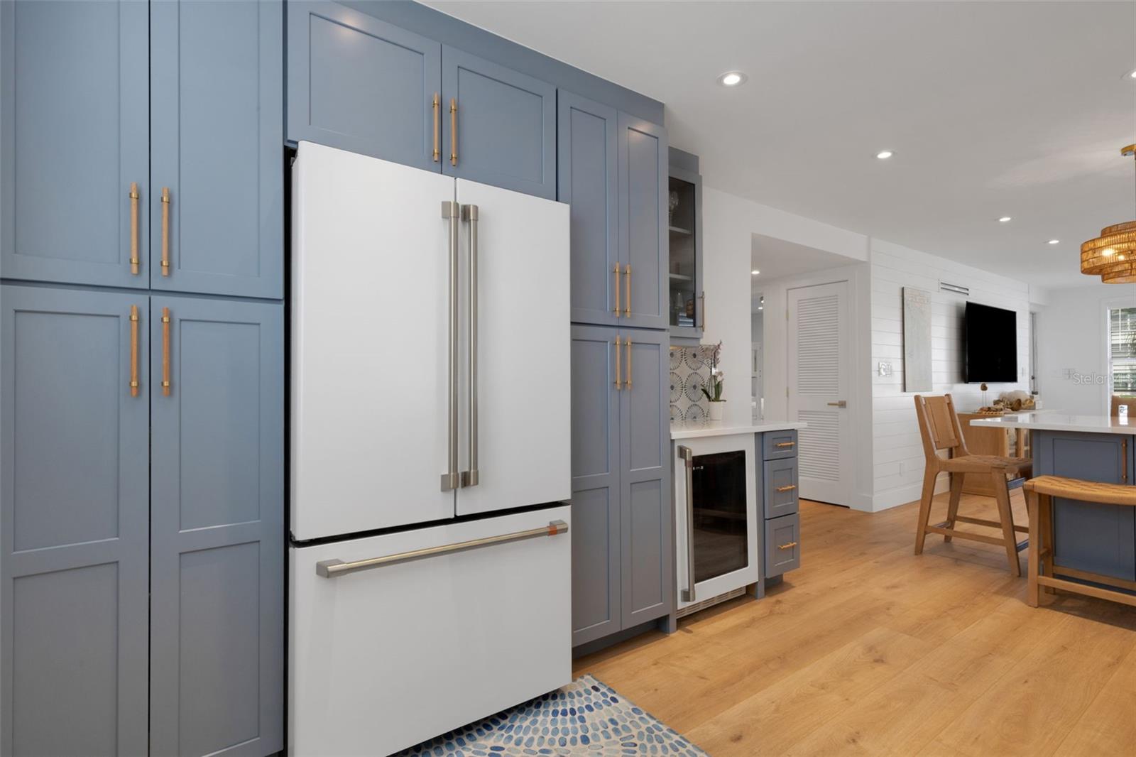 LONGBOAT HARBOUR - Residential Lease