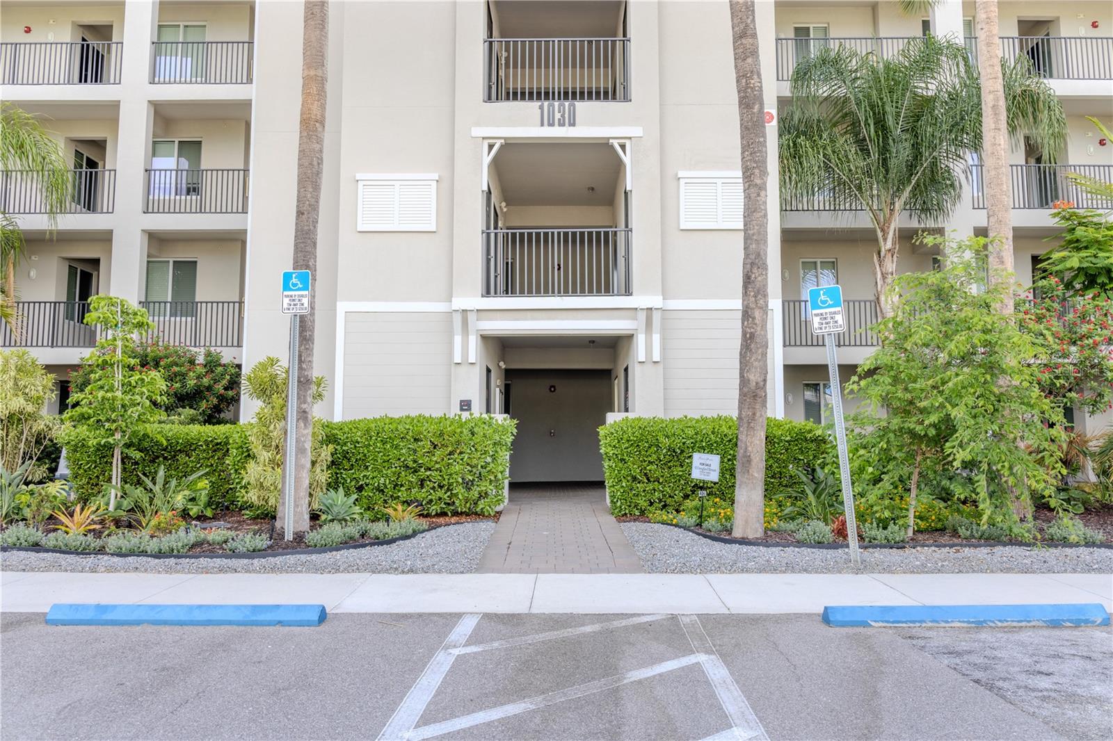 1030 TIDEWATER SHORES LOOP 104