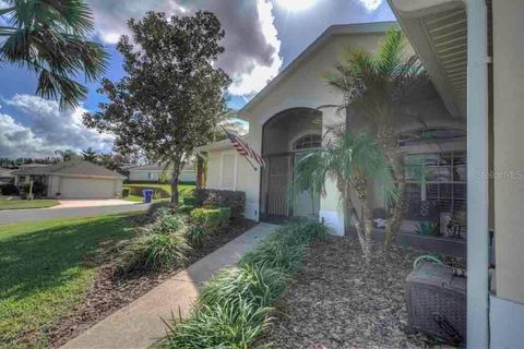 A home in TAVARES