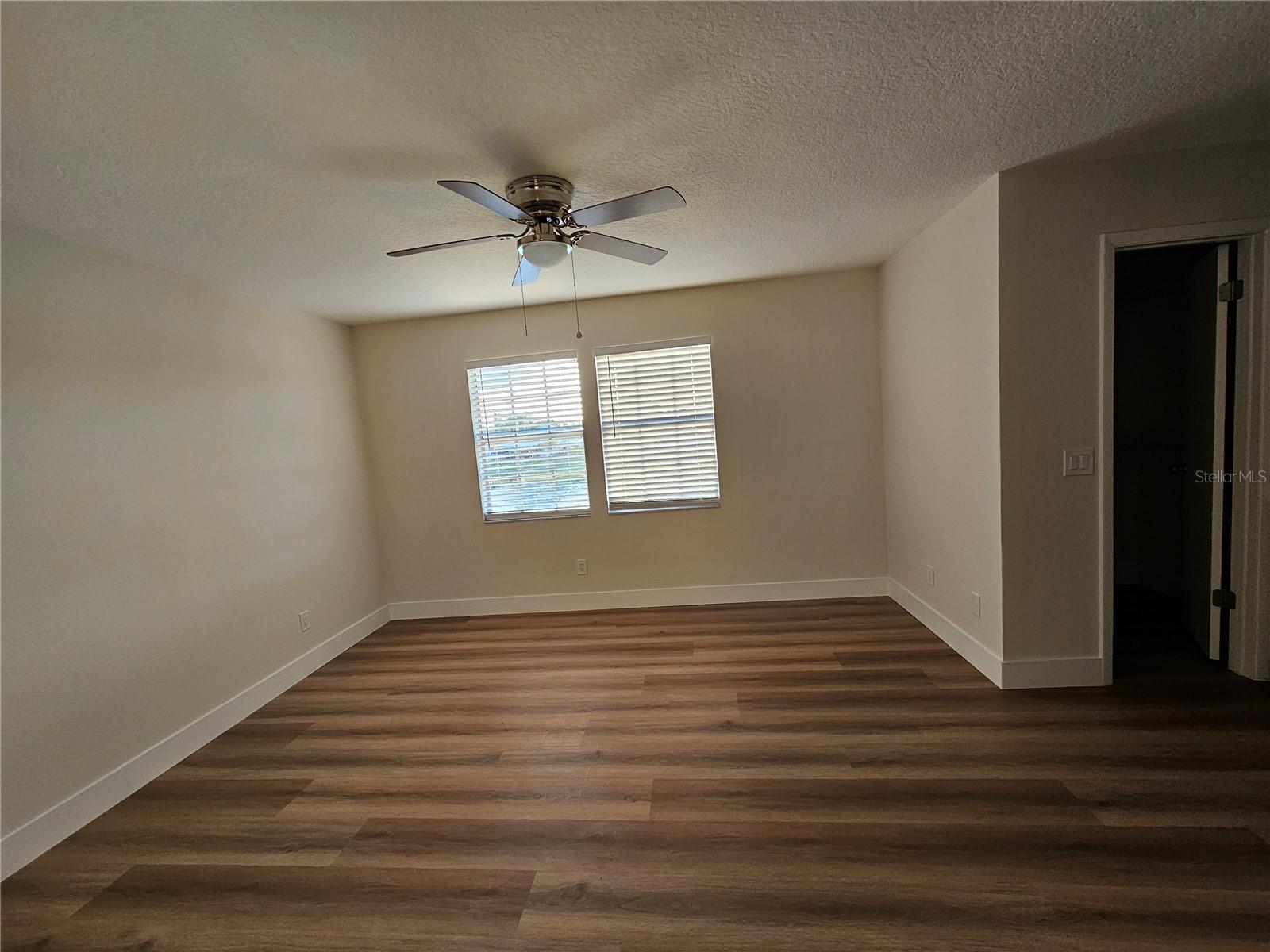 WHISPER LAKES - Residential