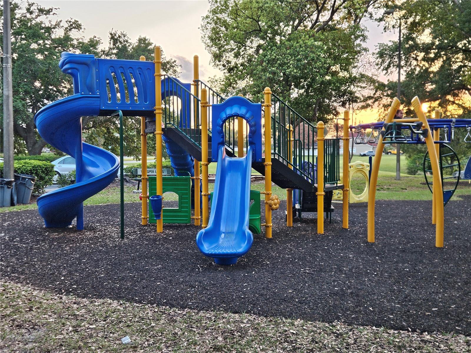 WHISPER LAKES - Residential