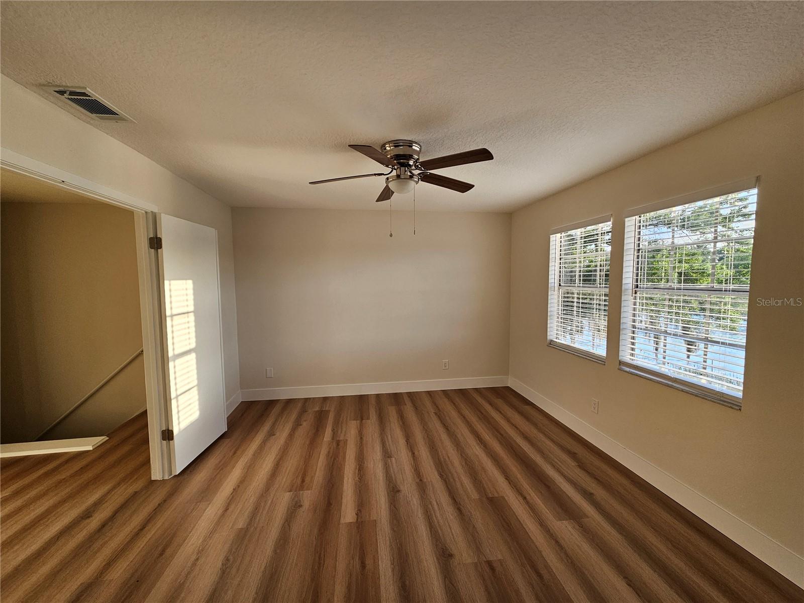 WHISPER LAKES - Residential