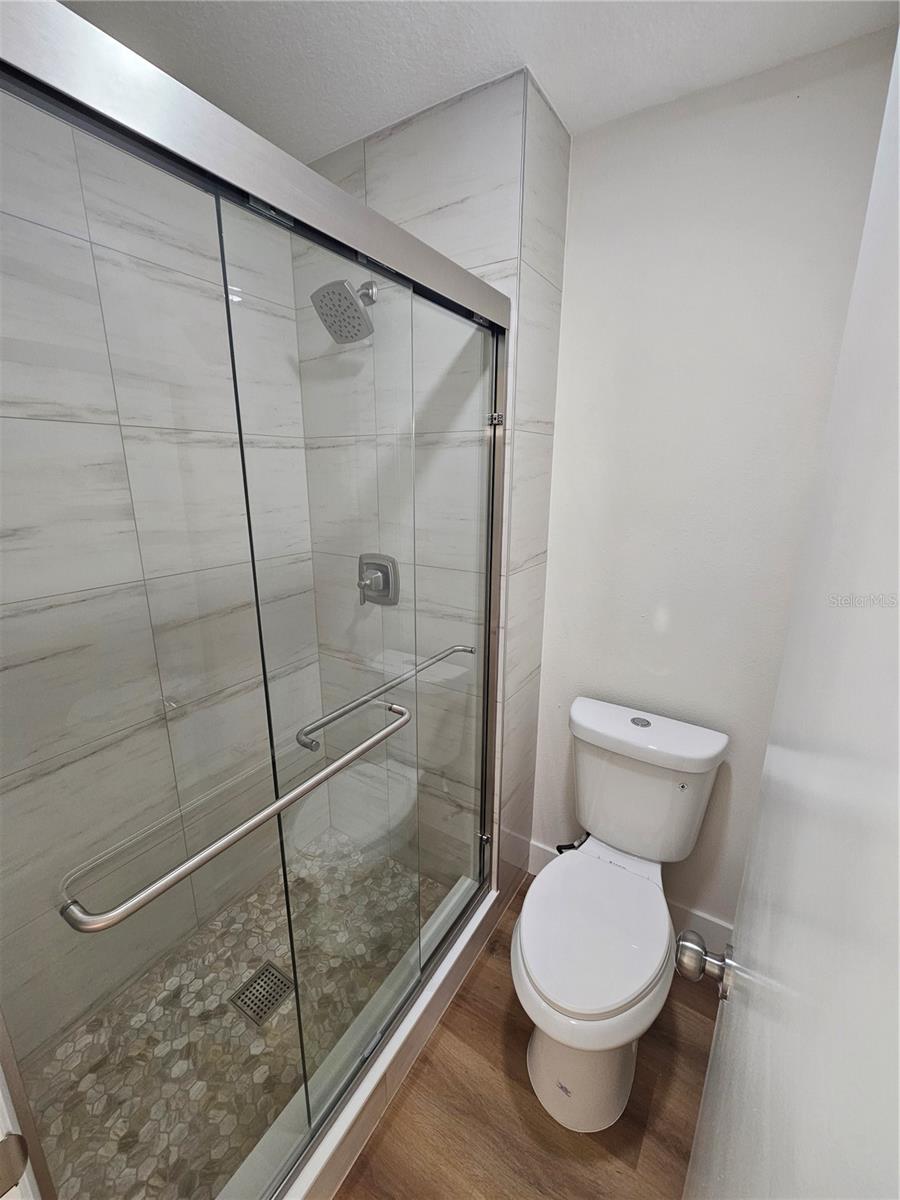 WHISPER LAKES - Residential