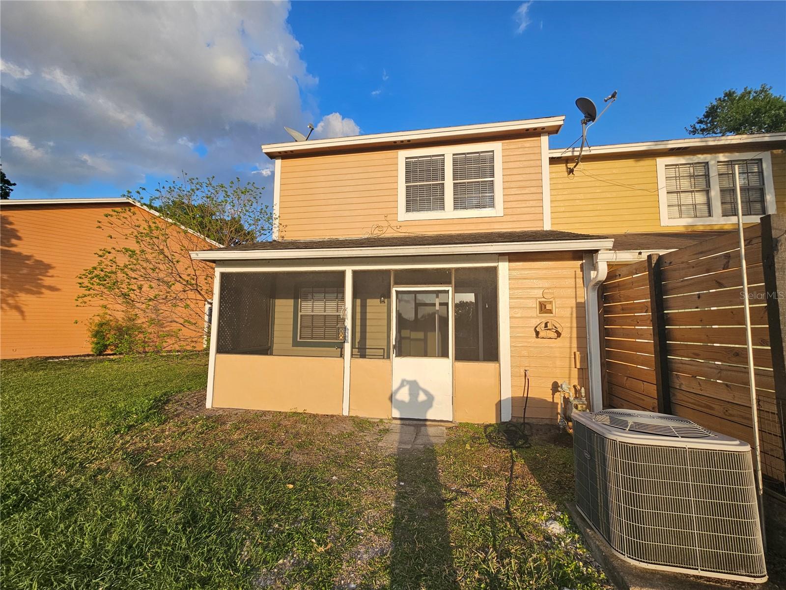 WHISPER LAKES - Residential