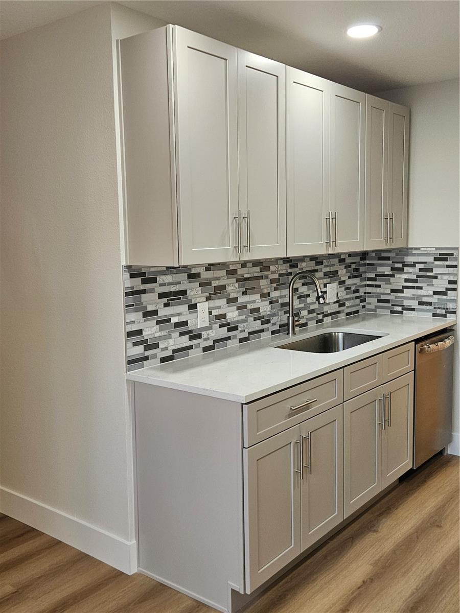 WHISPER LAKES - Residential