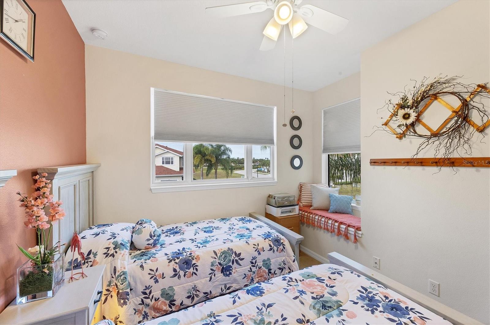 TOWNS AT LAKESIDE - Residential