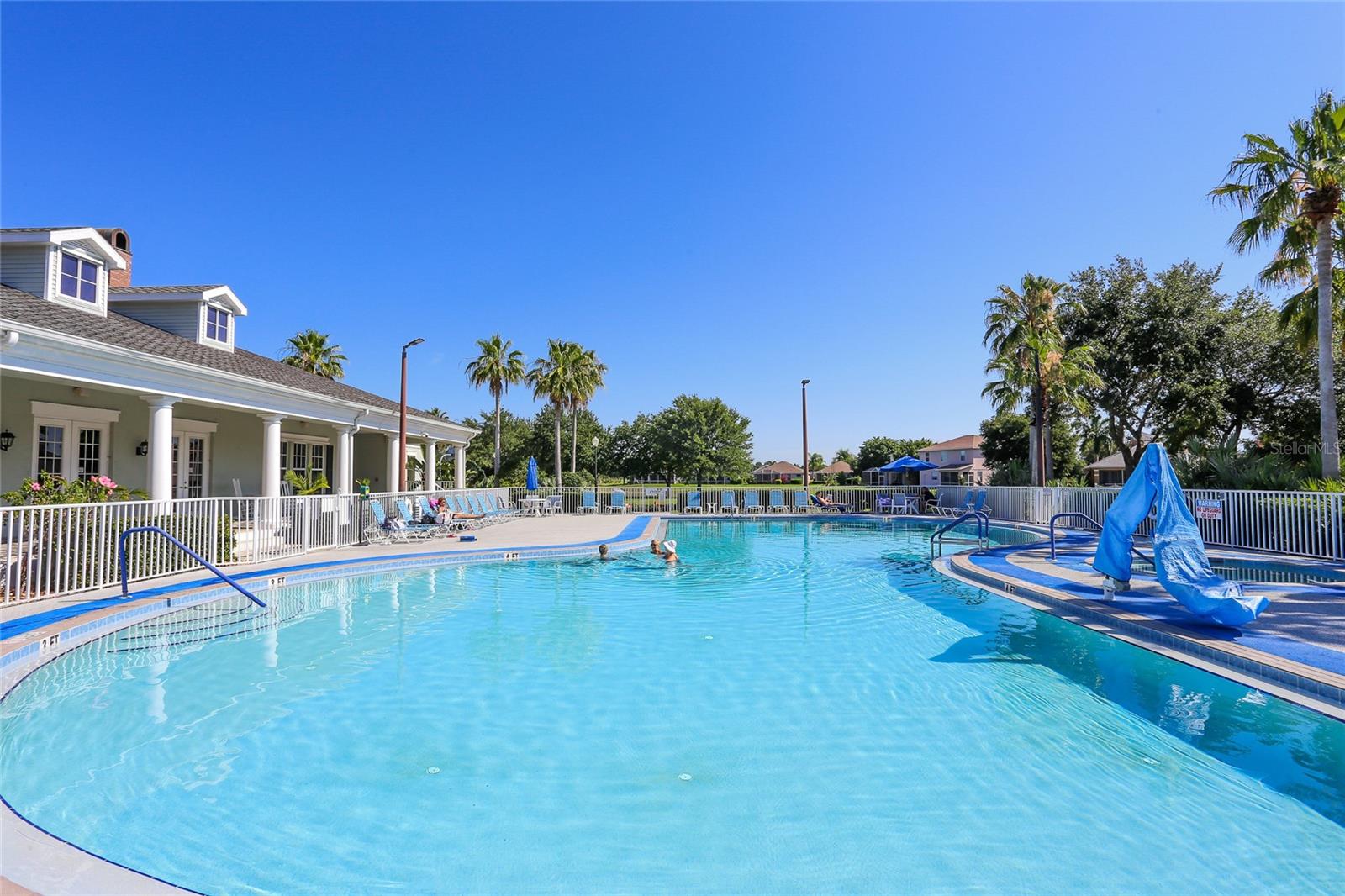 TOWNS AT LAKESIDE - Residential