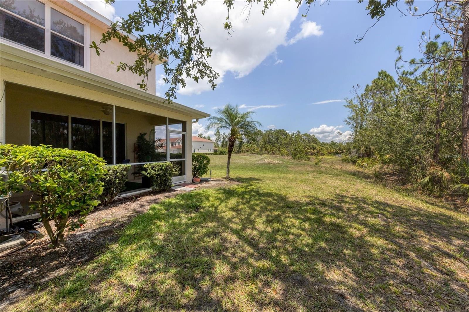 TOWNS AT LAKESIDE - Residential