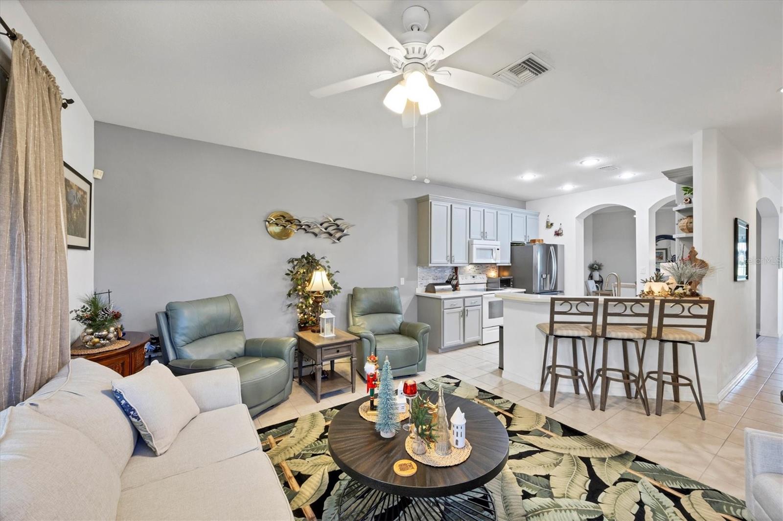 TOWNS AT LAKESIDE - Residential