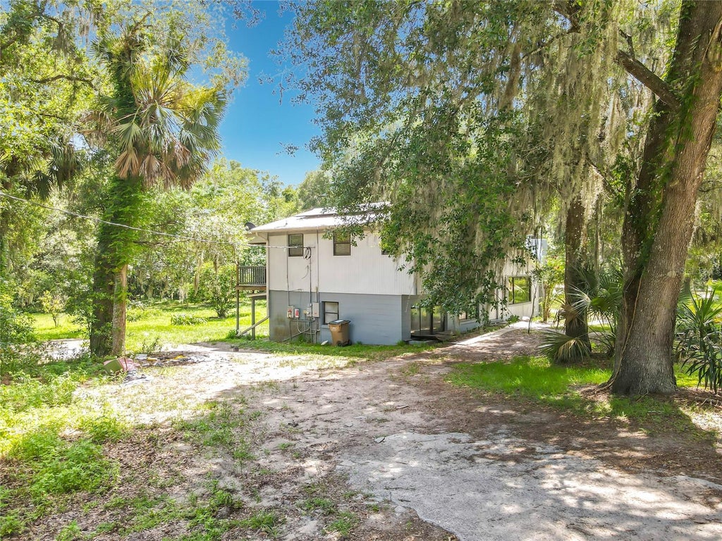 Photo of 24930 Avenue C, Paisley, FL 32767 (MLS # G5114696)