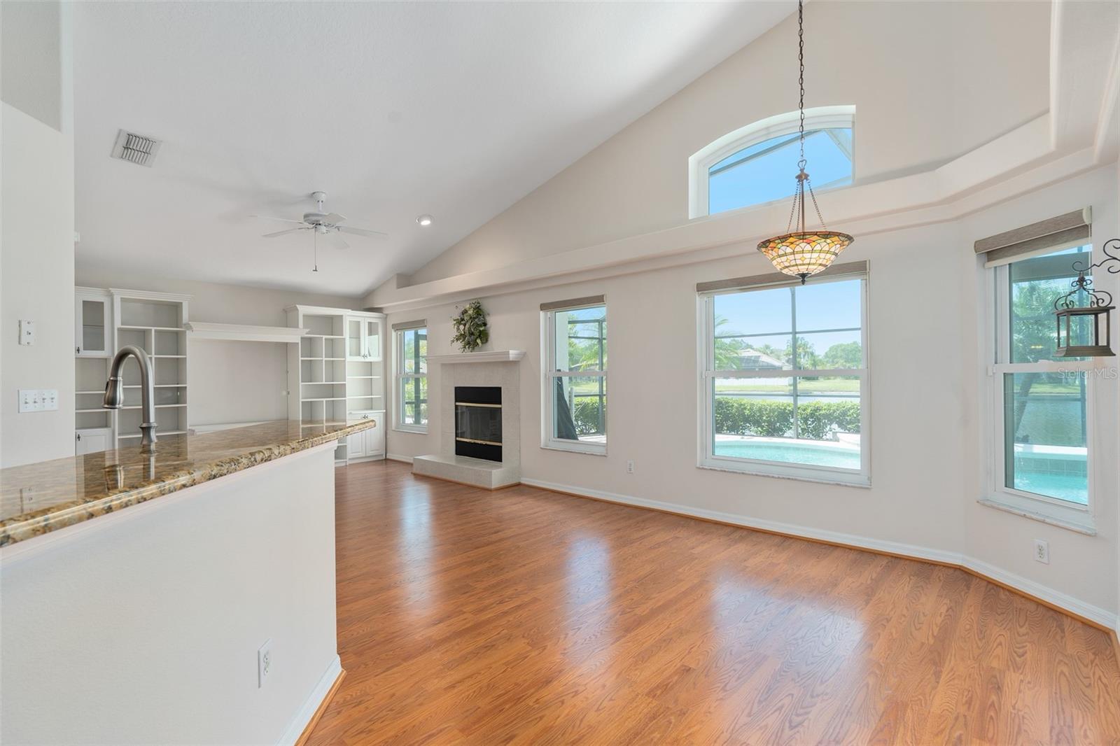 WATERFORD CHASE VILLAGE TR E - Residential Lease