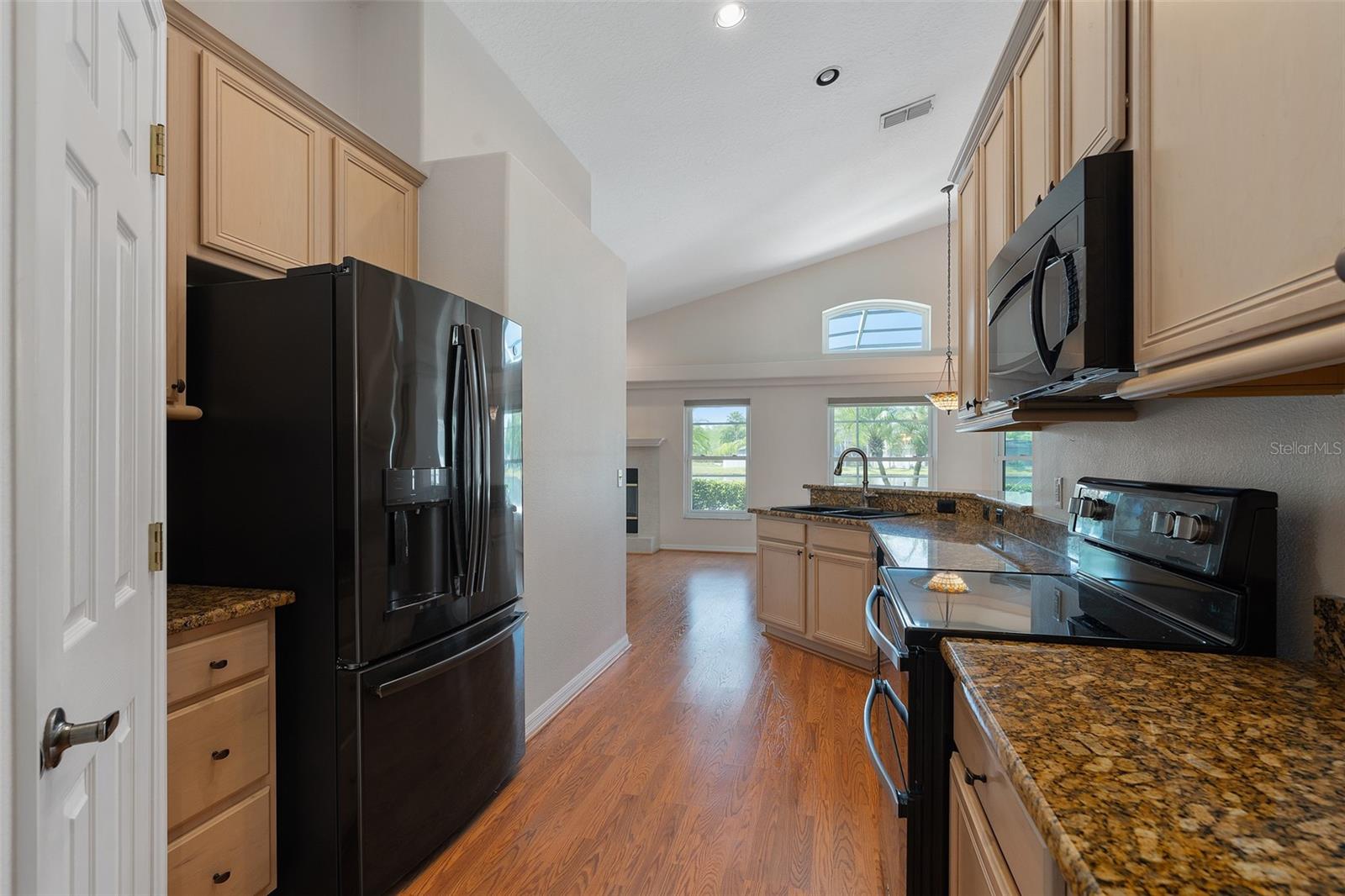 WATERFORD CHASE VILLAGE TR E - Residential Lease