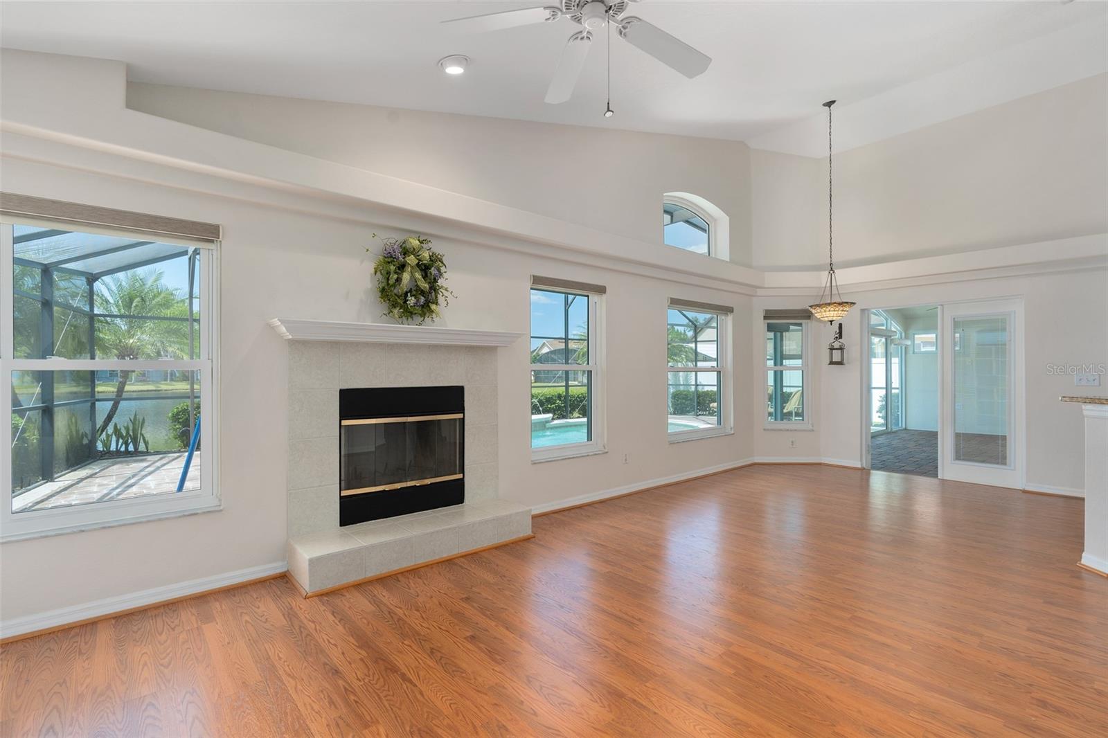 WATERFORD CHASE VILLAGE TR E - Residential Lease