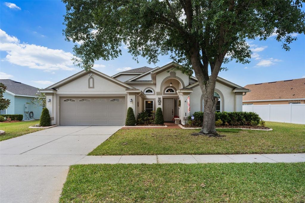 Photo of 614 Canary Island Court, Orlando, FL 32828 (MLS # O6390404)