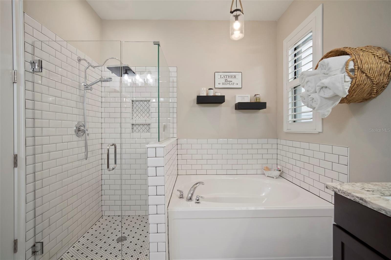 PADDOCK MANOR - Residential