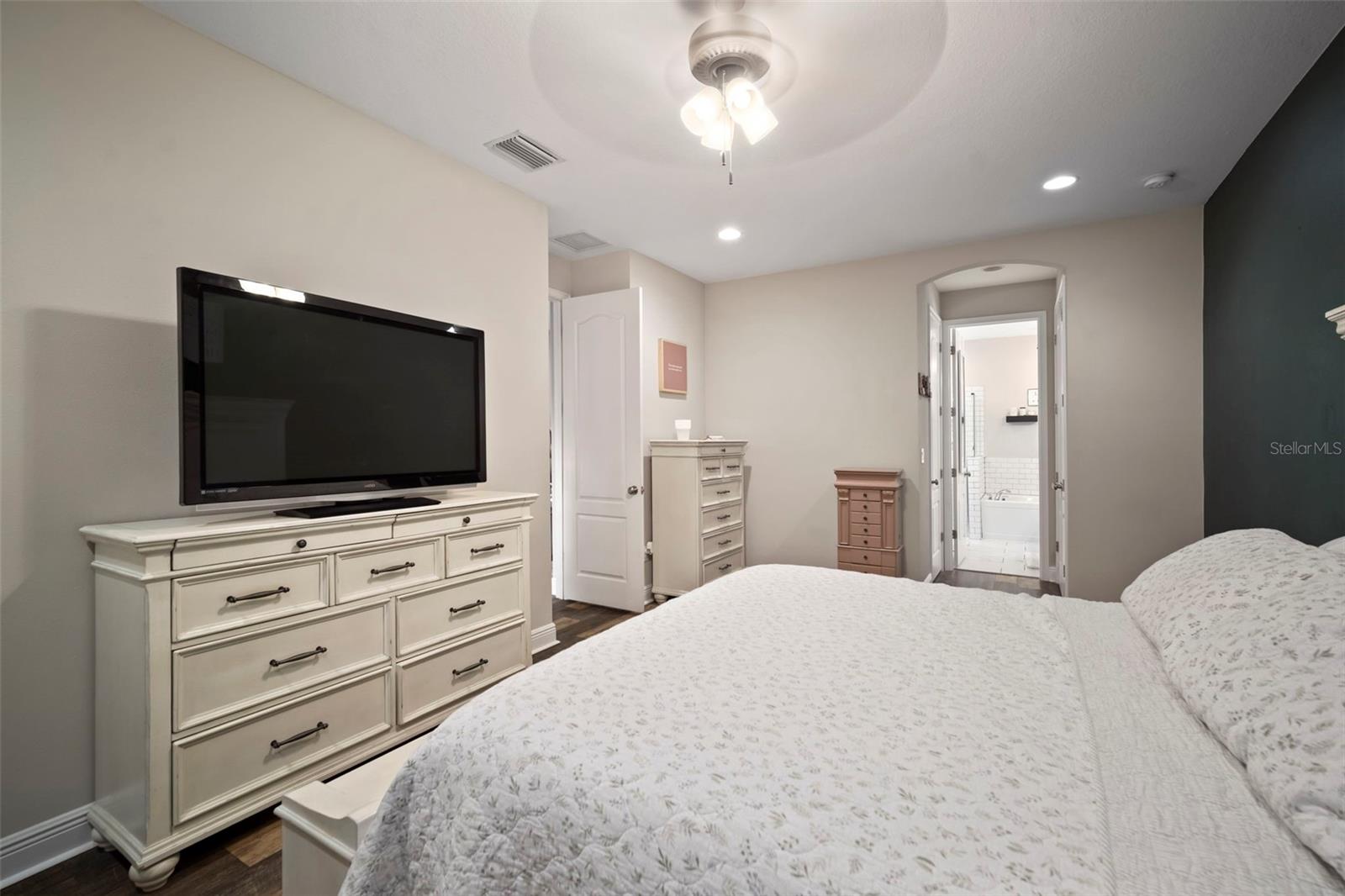 PADDOCK MANOR - Residential