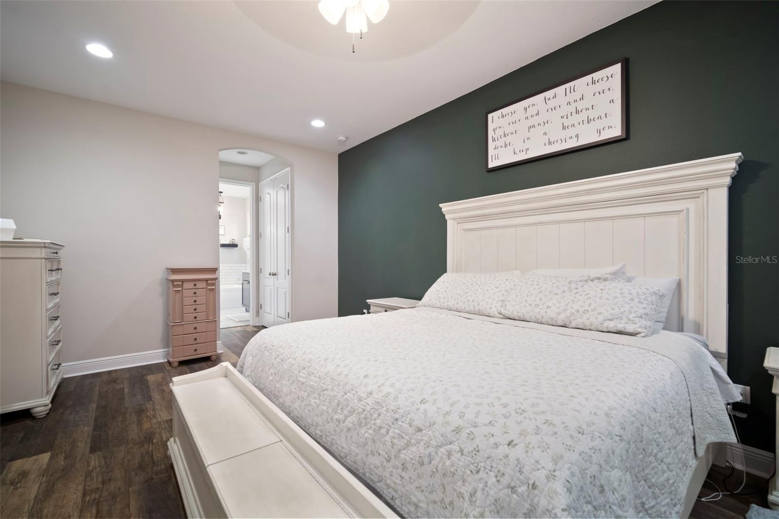 PADDOCK MANOR - Residential