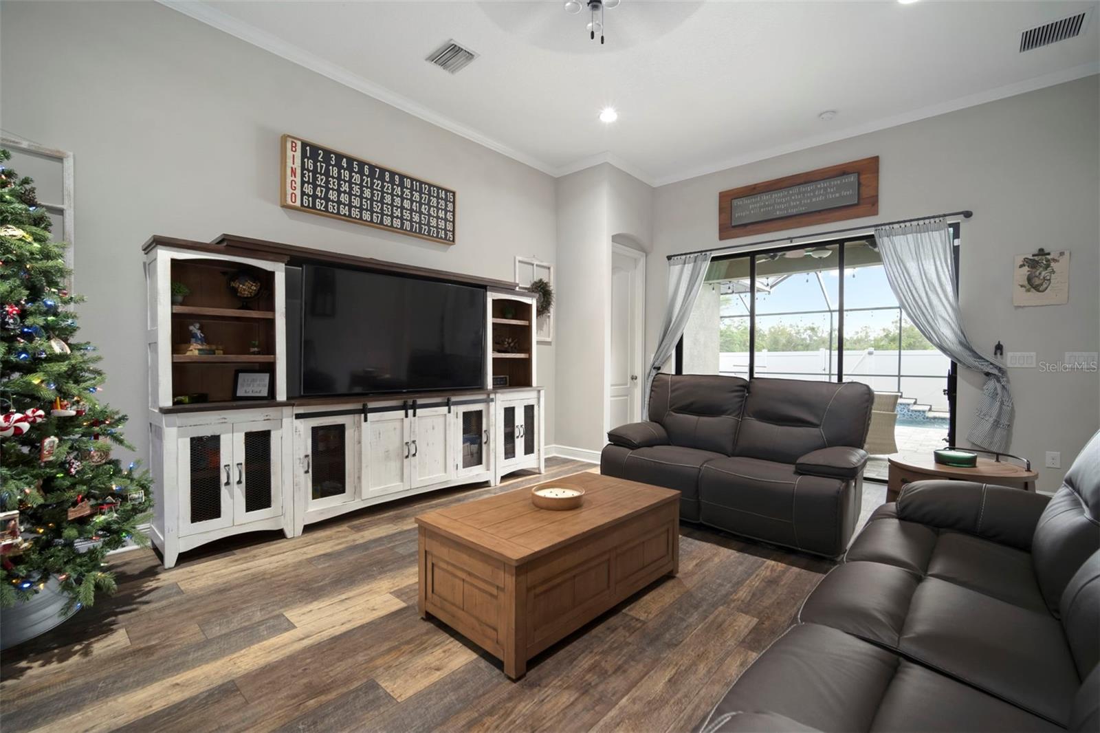 PADDOCK MANOR - Residential