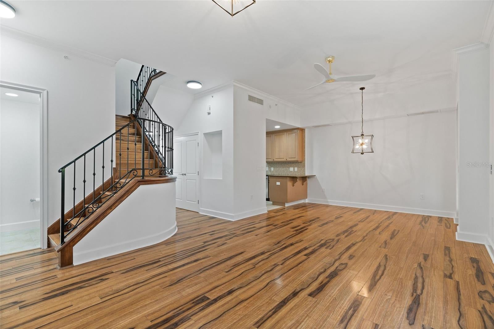 300 BEACH DRIVE NE 309