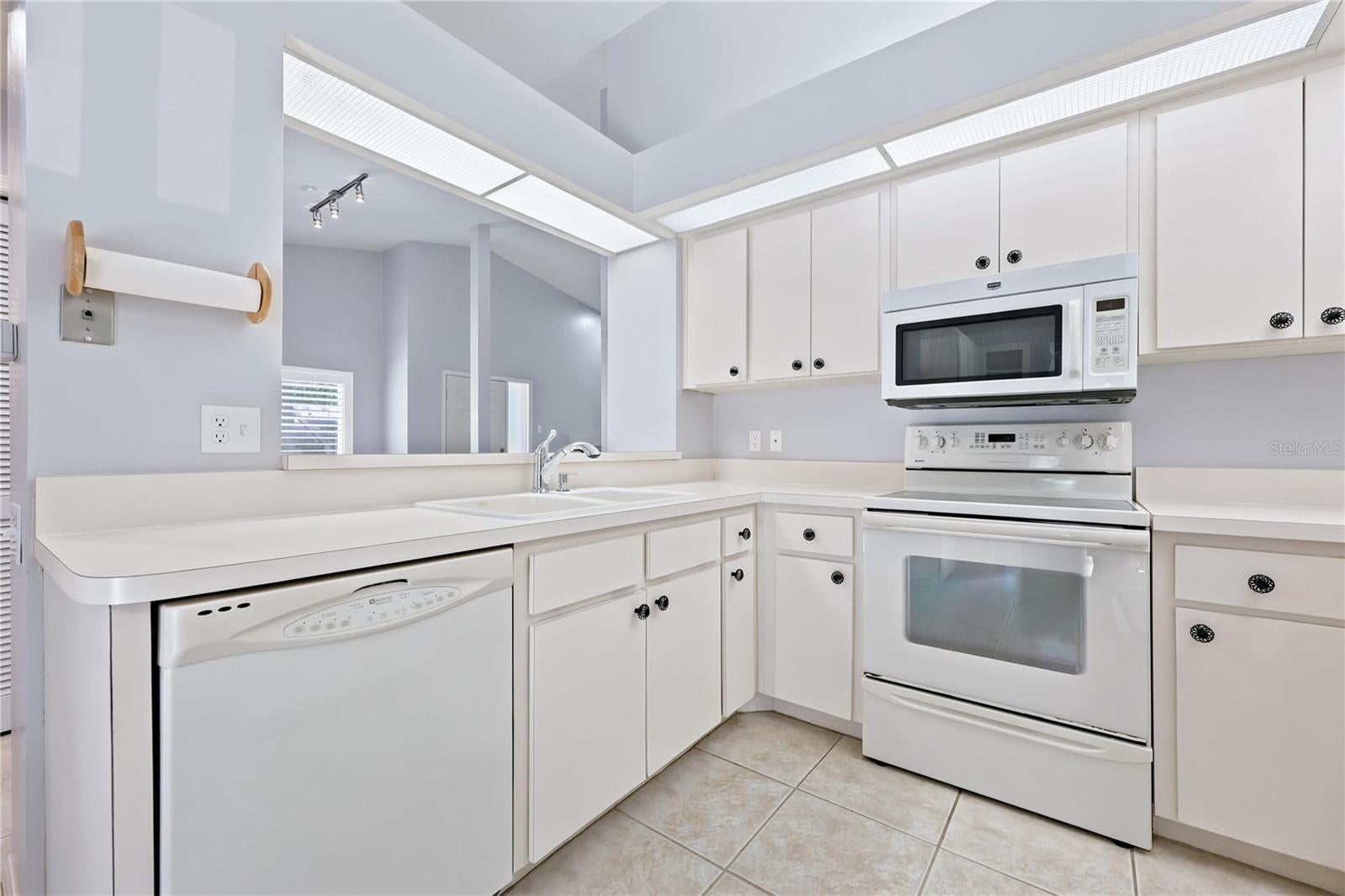 4039 NW 23RD CIRCLE