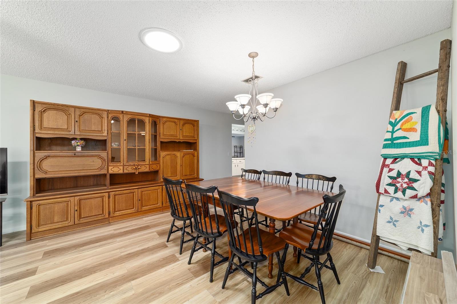 ON TOP OF THE WORLD - Residential