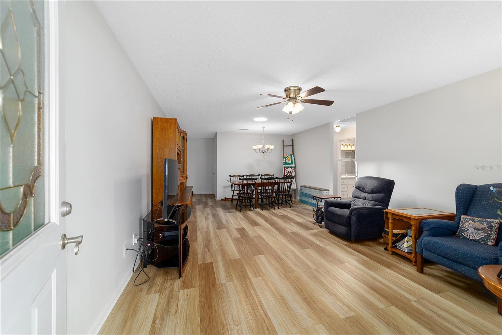 ON TOP OF THE WORLD - Residential