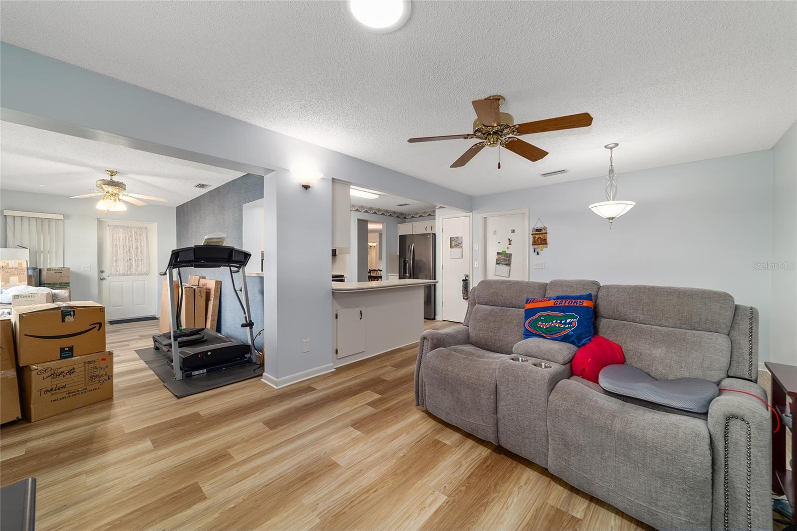 ON TOP OF THE WORLD - Residential