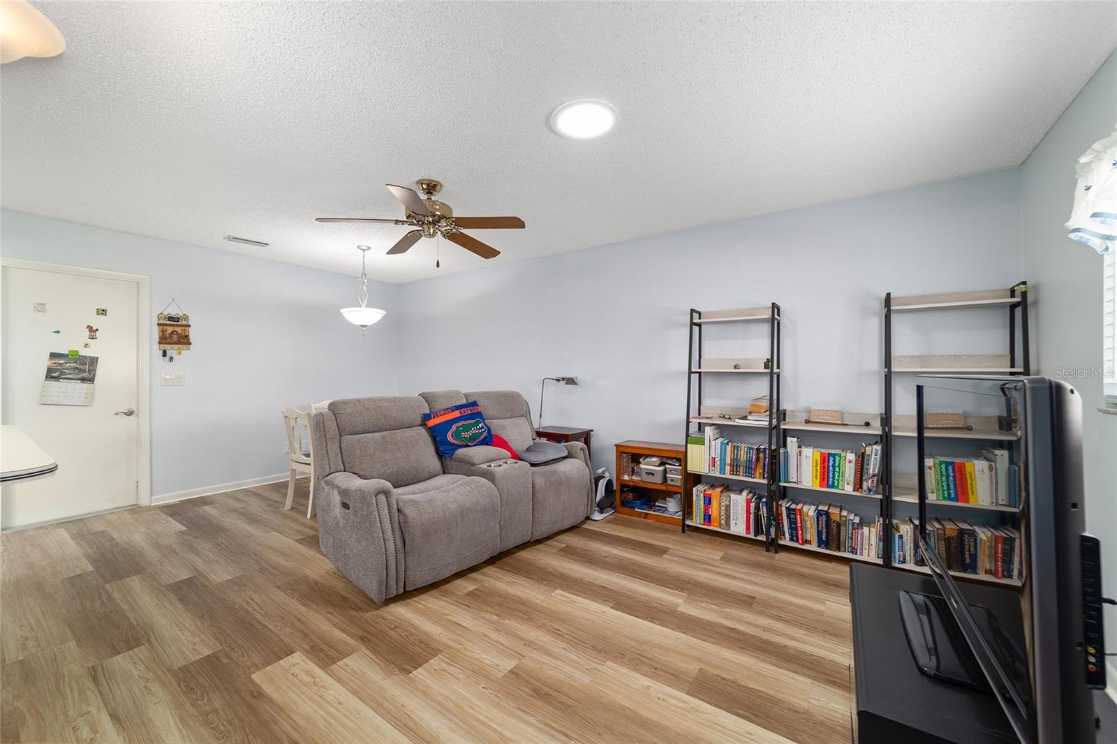 ON TOP OF THE WORLD - Residential