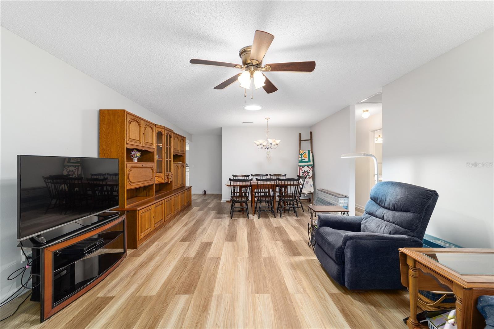 ON TOP OF THE WORLD - Residential