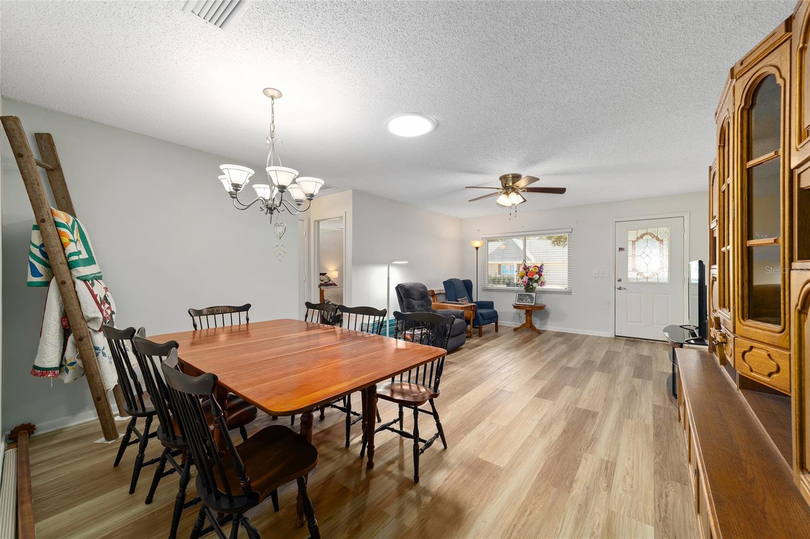 ON TOP OF THE WORLD - Residential