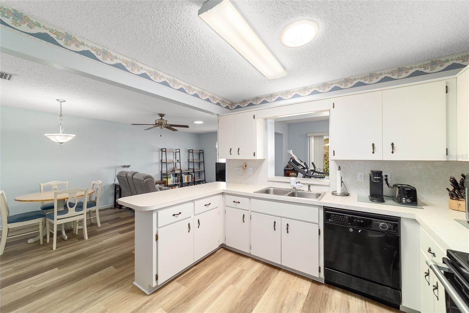 ON TOP OF THE WORLD - Residential