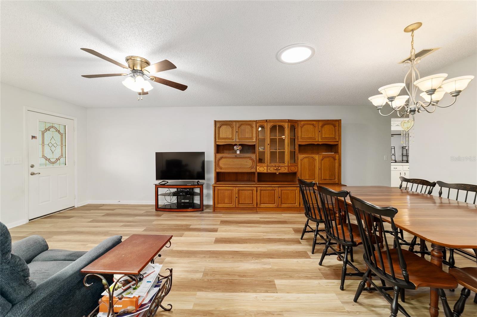 ON TOP OF THE WORLD - Residential