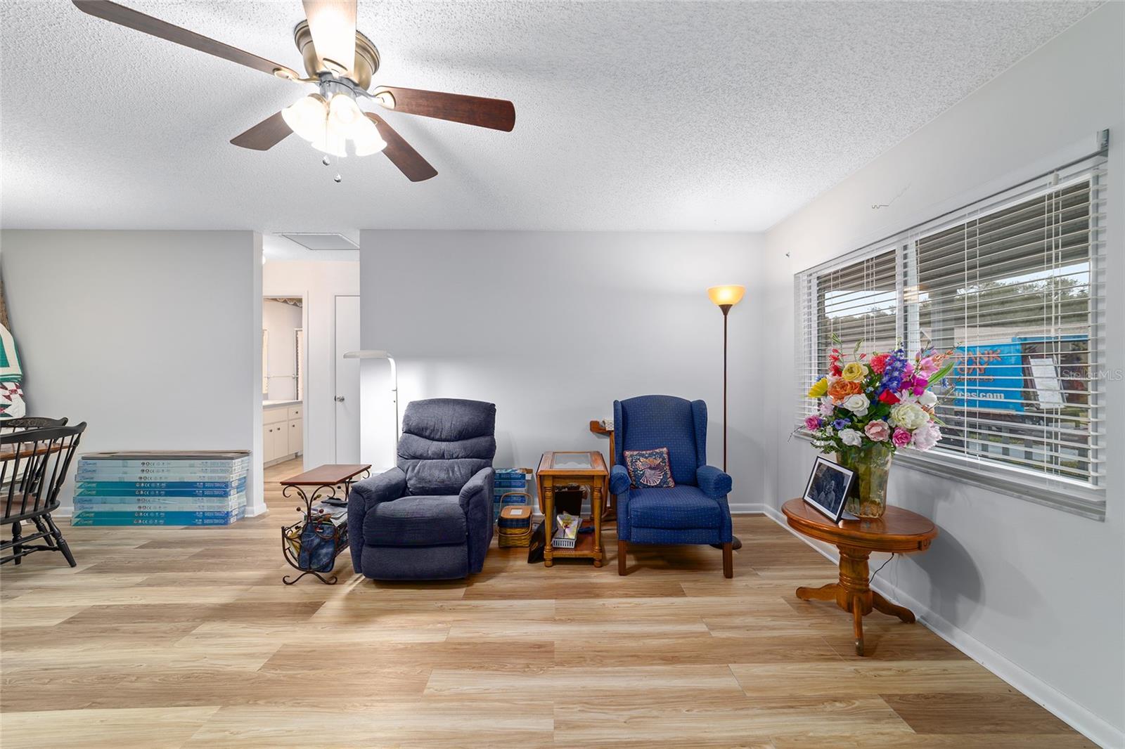 ON TOP OF THE WORLD - Residential