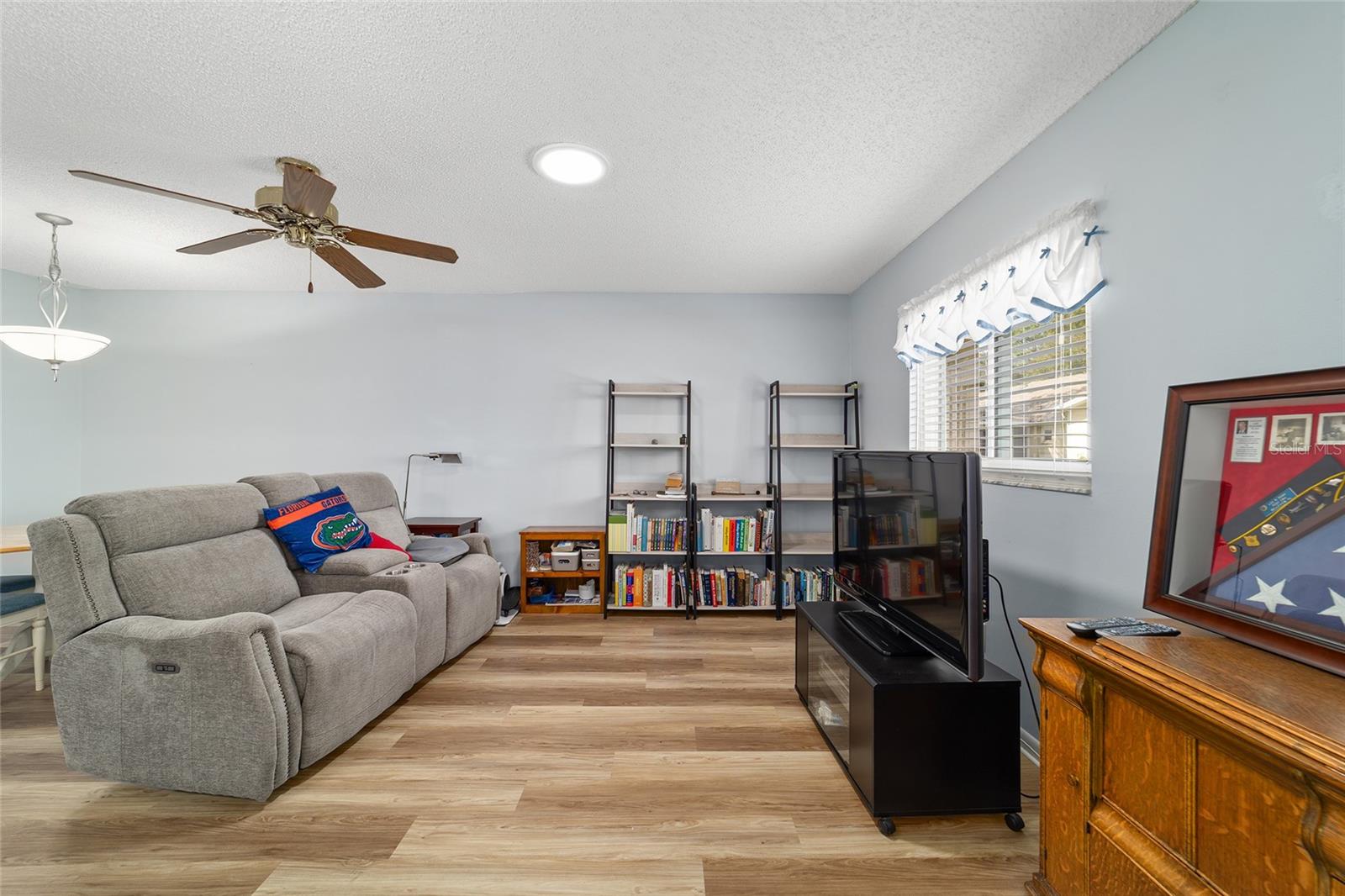 ON TOP OF THE WORLD - Residential